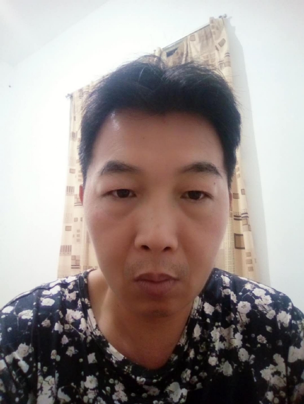 繁华哀伤的第一张照片--惠安相亲网