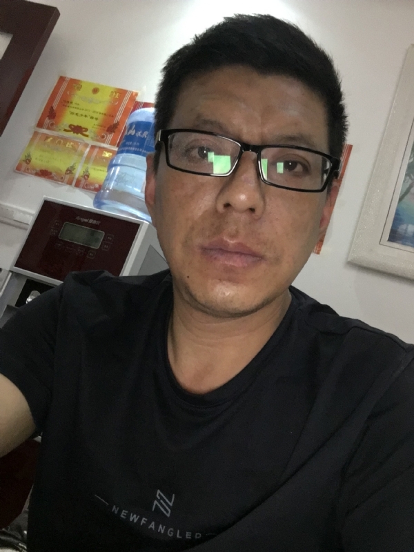 牵手的第三张照片--惠安相亲网