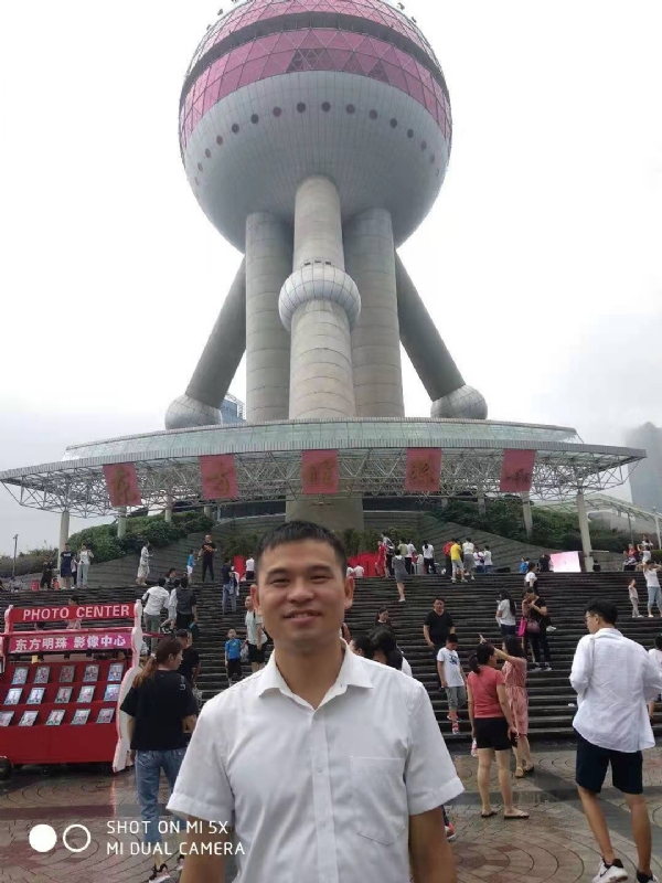 小猫吃老鼠的第一张照片--惠安相亲网