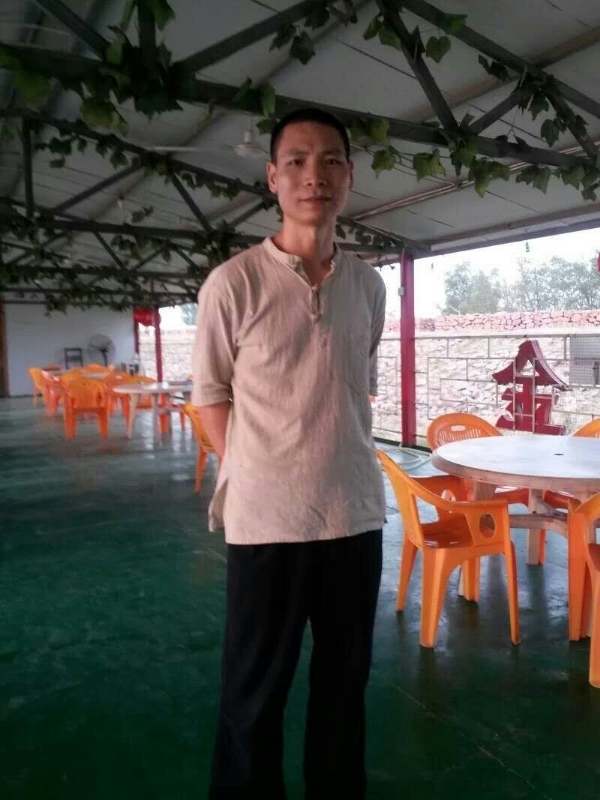 周哥的第三张照片--惠安相亲网