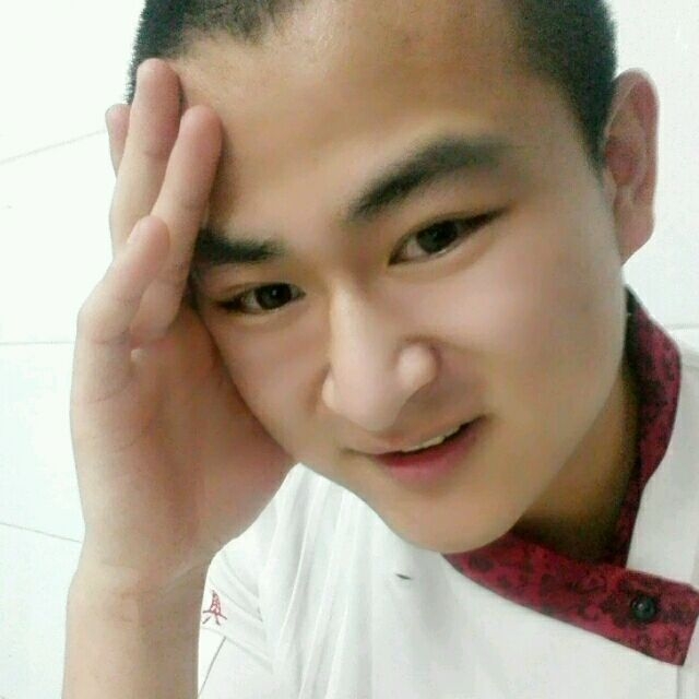 人潮拥挤的第一张照片--惠安相亲网