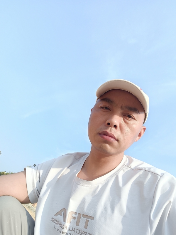 哥哥的第一张照片--惠安相亲网
