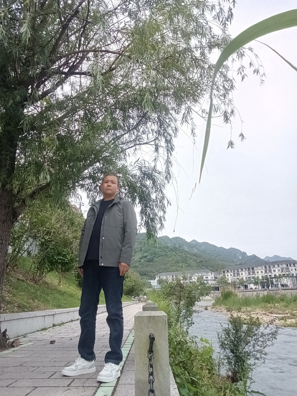 飞雪飘零的第一张照片--惠安相亲网
