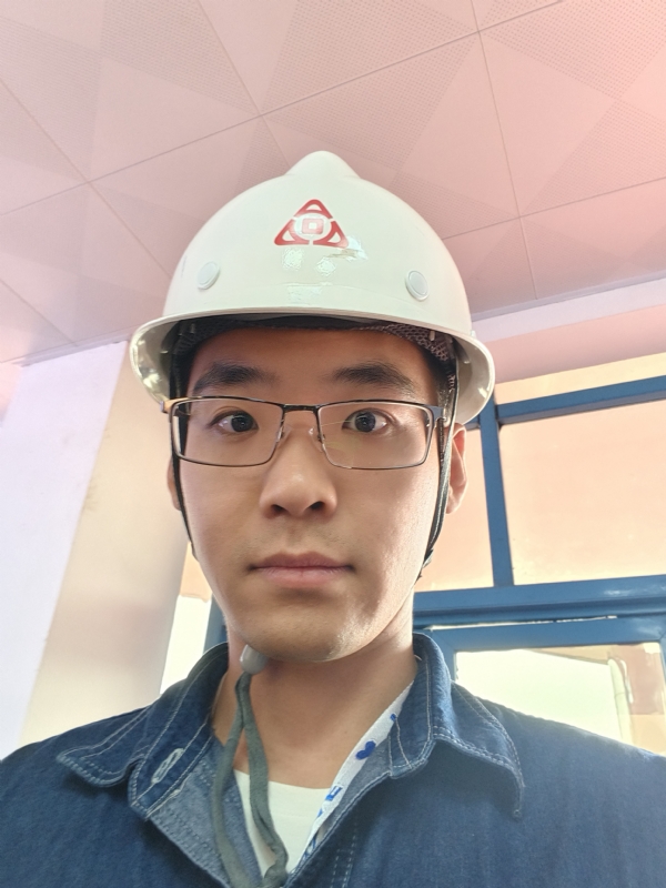 何鹏宇的第二张照片--惠安相亲网